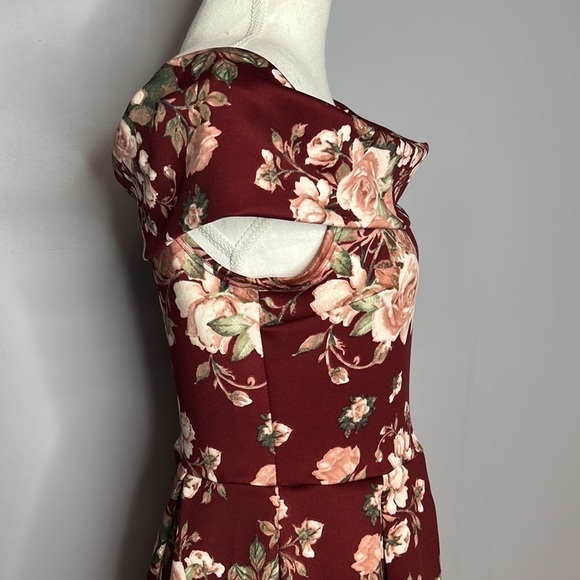 CHARLOTTE RUSSE MEDIUM NWT ROSES FLORAL SLEEVELESS ALINE DRESS - Picture 5 of 10